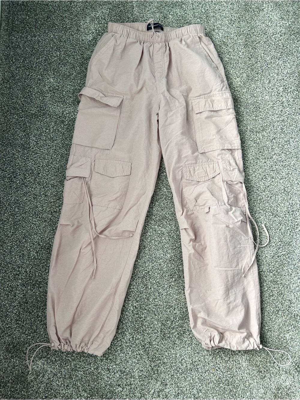 Aeropostale Parachute Cargo Pants in Dusty Pink